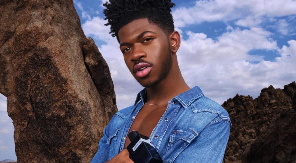 Lil Nas X devient la nouvelle égérie d'Yves Saint Laurent Beauty